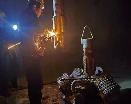 陜西天井鉆機(jī)施工電話 陜西天井鉆機(jī)施工電話