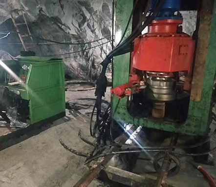 溜煤眼天井鉆機(jī)施工 溜煤眼天井鉆機(jī)施工