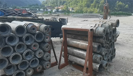 設備已運到礦山，準備反井鉆施工