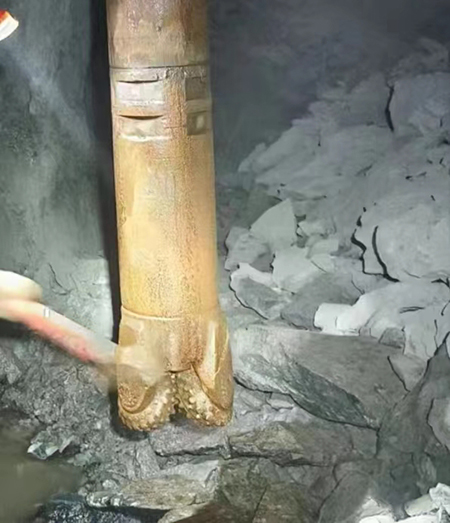 如何解決天井鉆機(jī)施工中坍孔問(wèn)題？