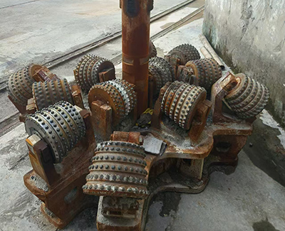 直徑3米、深208米通風(fēng)井完美貫通